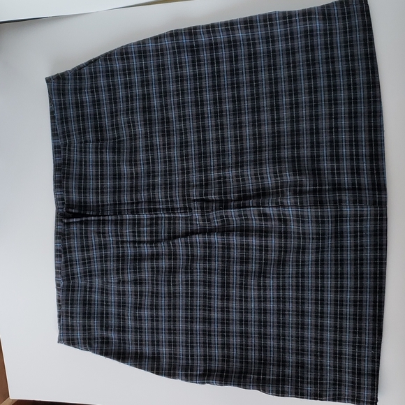 Cute gently worn No Boundaries blue & black plaid mini skirt size 11. Like new - Picture 3 of 5